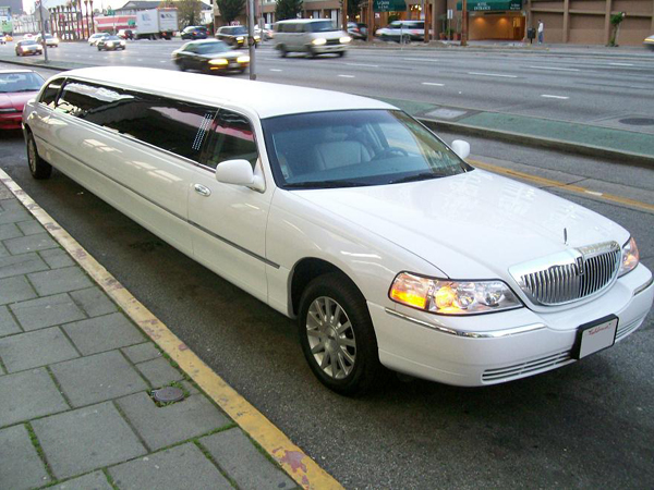 Syracuse 8 Passenger Limo